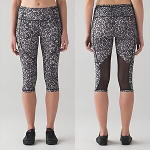 Lululemon Outrun 17" Crop Leggings Mini Cinder Lace White Black Size 4
